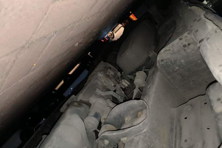 Used CHANGAN KAICHENG Ruixing M80 2014 1.5L Standard Version 4G15S Chassis Front Right