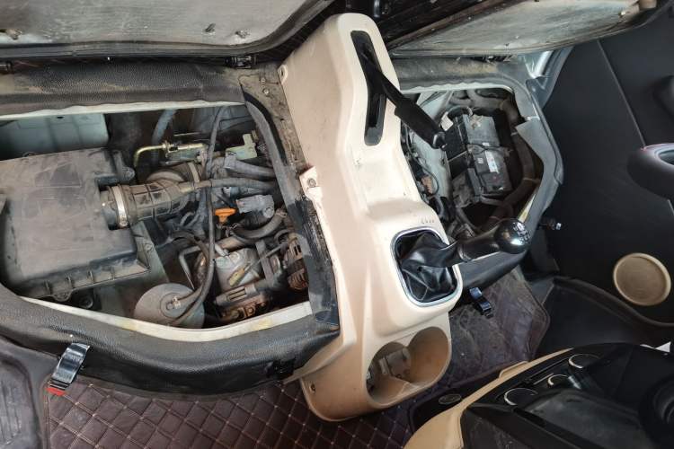 Used CHANGAN KAICHENG Ruixing M80 2014 1.5L Base Version (4-Seater) 4G15S Engine Bay