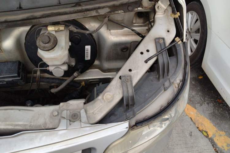 Used CHANGAN KAICHENG Ruixing M80 2014 1.5L Standard Version 4G15S Engine Bay Left