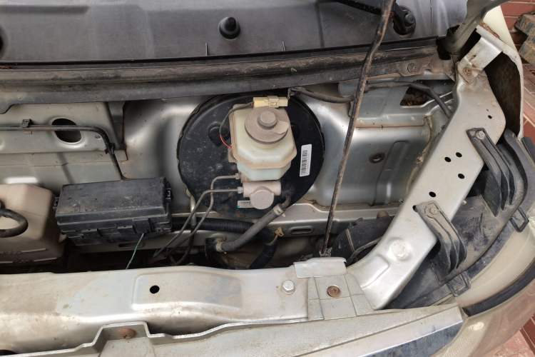 Used CHANGAN KAICHENG Ruixing M80 2014 1.5L Standard Version 4G15S Engine Bay Left