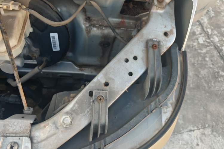 Used CHANGAN KAICHENG Ruixing M80 2014 1.5L Comfort Model 4G15S Engine Bay Left