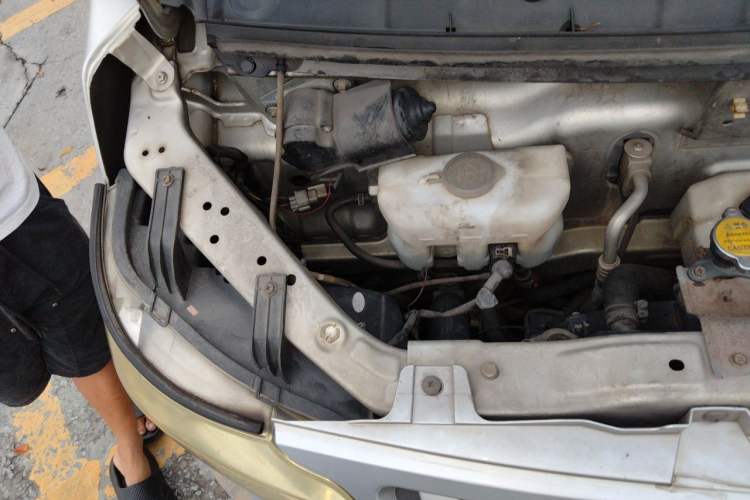 Used CHANGAN KAICHENG Ruixing M80 2014 1.5L Standard Version 4G15S Engine Bay Right