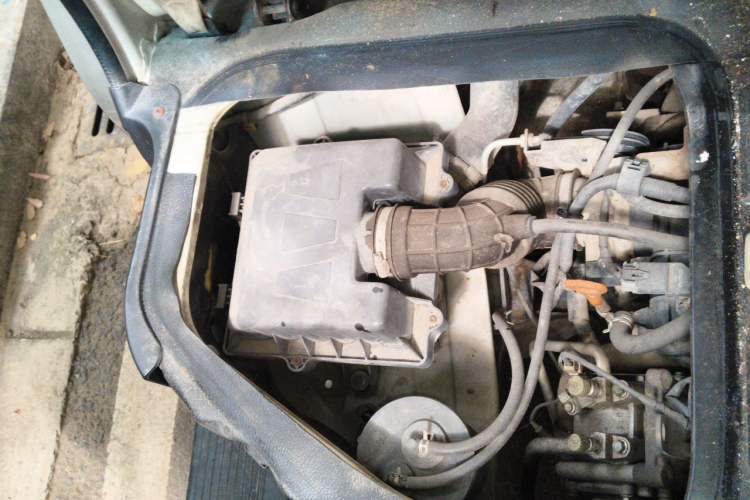 Used CHANGAN KAICHENG Ruixing M80 2014 1.5L Standard Version 4G15S Engine Bay Right