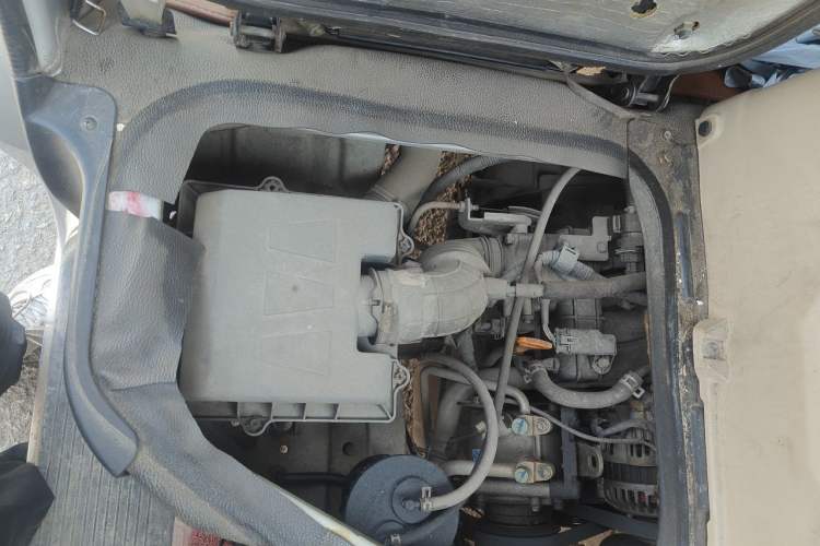 Used CHANGAN KAICHENG Ruixing M80 2014 1.5L Standard Version 4G15S Engine Bay Right