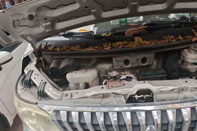 Used CHANGAN KAICHENG Ruixing M80 2014 1.5L Comfort Model 4G15S Engine Bay Right