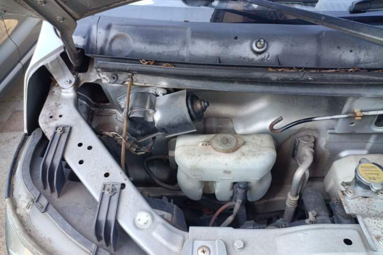 Used CHANGAN KAICHENG Ruixing M80 2014 1.5L Standard Version 4G15S Engine Bay Right