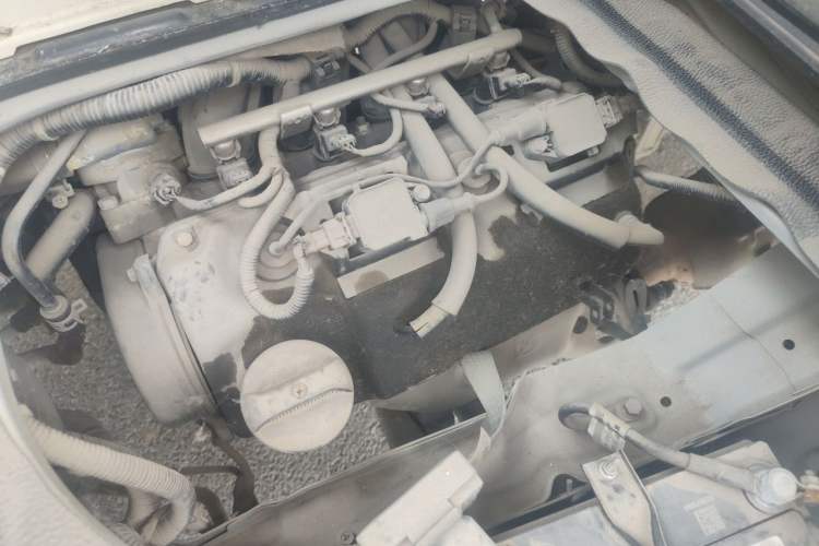 Used CHANGAN KAICHENG Ruixing M80 2014 1.5L Standard Version 4G15S Engine Bay Right