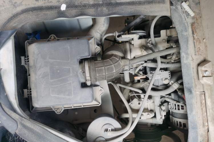 Used CHANGAN KAICHENG Ruixing M80 2014 1.5L Comfort Model 4G15S Engine Bay Right