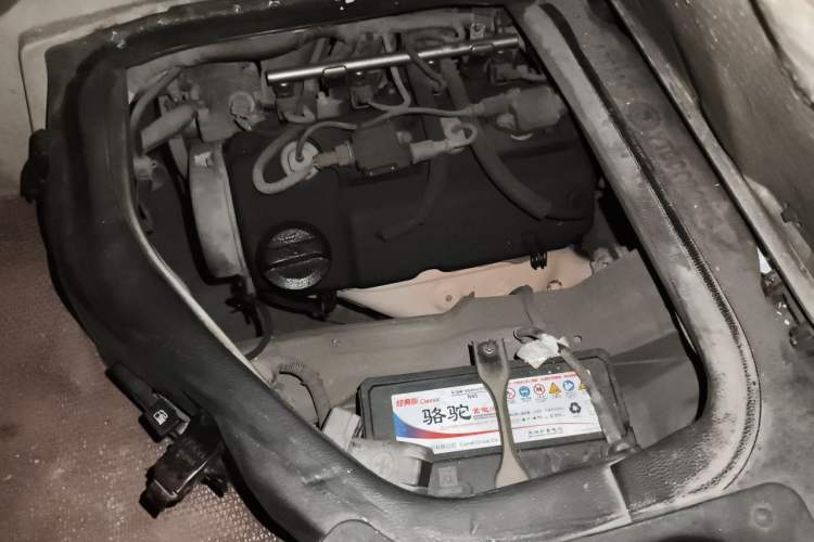 Used CHANGAN KAICHENG Ruixing M80 2014 1.5L Standard Version 4G15S Engine Bay Right