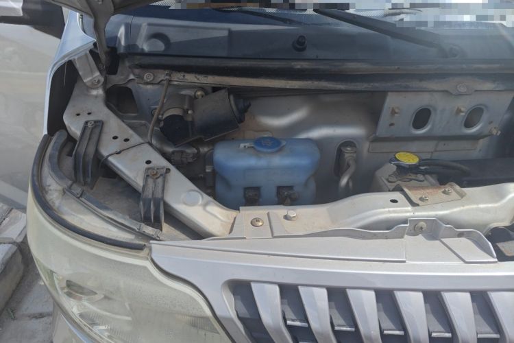 Used CHANGAN KAICHENG Ruixing M80 2014 1.5L Standard Version 4G15S Engine Bay Right