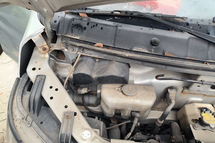 Used CHANGAN KAICHENG Ruixing M80 2014 1.5L Standard Version 4G15S Engine Bay Right
