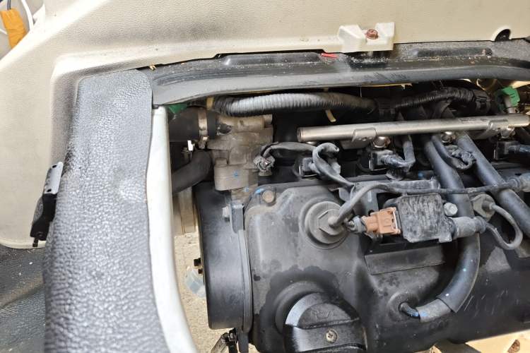 Used CHANGAN KAICHENG Ruixing M80 2014 1.5L Base Version (4-Seater) 4G15S Engine Bay Right
