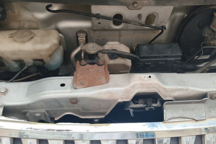 Used CHANGAN KAICHENG Ruixing M80 2014 1.5L Comfort Model 4G15S Engine Bay