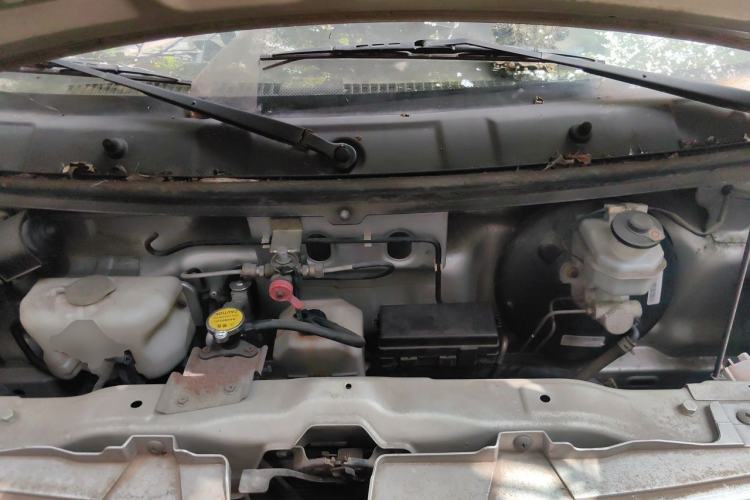 Used CHANGAN KAICHENG Ruixing M80 2014 1.5L CNG Standard Model 4G15S Engine Bay