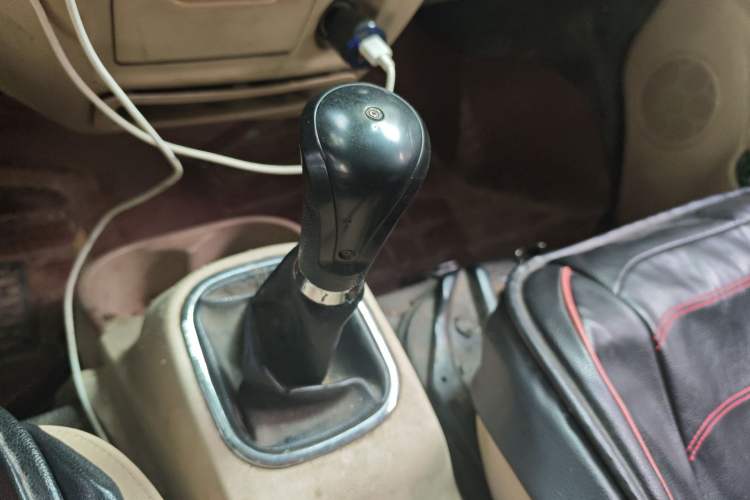 Used CHANGAN KAICHENG Ruixing M80 2014 1.5L Comfort Model 4G15S Gear Lever