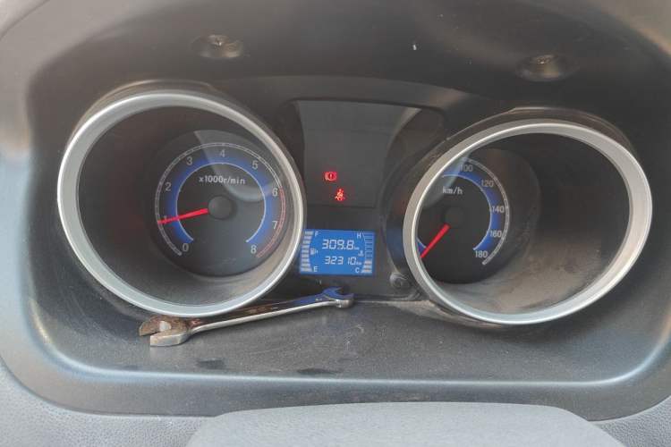 Used CHANGAN KAICHENG Ruixing M80 2014 1.5L Base Version (4-Seater) 4G15S Instrument Cluster
