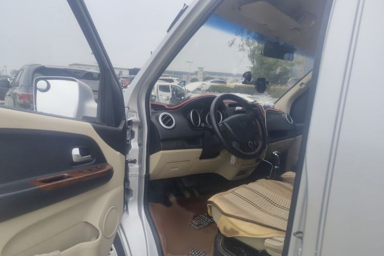 Used CHANGAN KAICHENG Ruixing M80 2014 1.5L Standard Version 4G15S Interior 3
