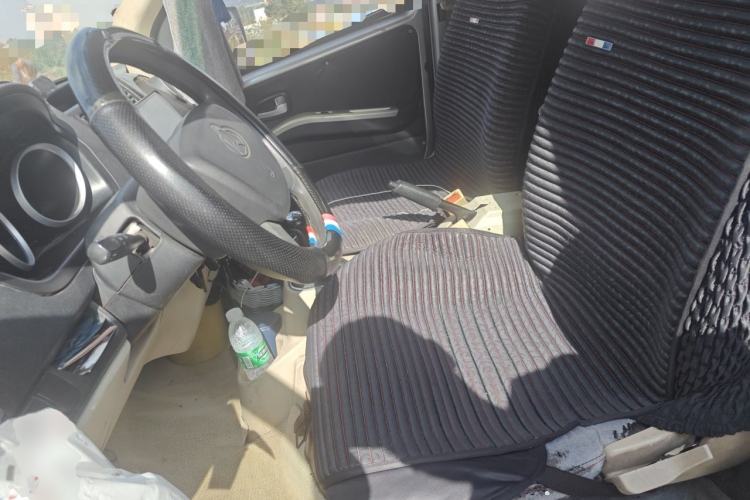 Used CHANGAN KAICHENG Ruixing M80 2014 1.5L Standard Version 4G15S Left Front Seat