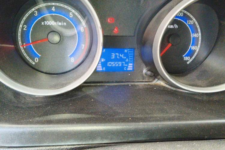 Used CHANGAN KAICHENG Ruixing M80 2014 1.5L Standard Version 4G15S Odometer Close Up