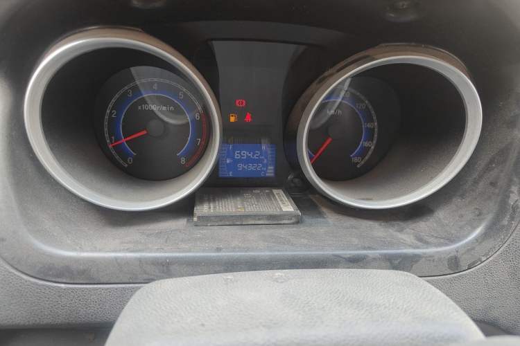 Used CHANGAN KAICHENG Ruixing M80 2014 1.5L Standard Version 4G15S Odometer Close Up