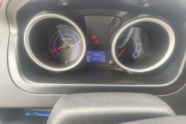 Used CHANGAN KAICHENG Ruixing M80 2014 1.5L Standard Version 4G15S Odometer Close Up