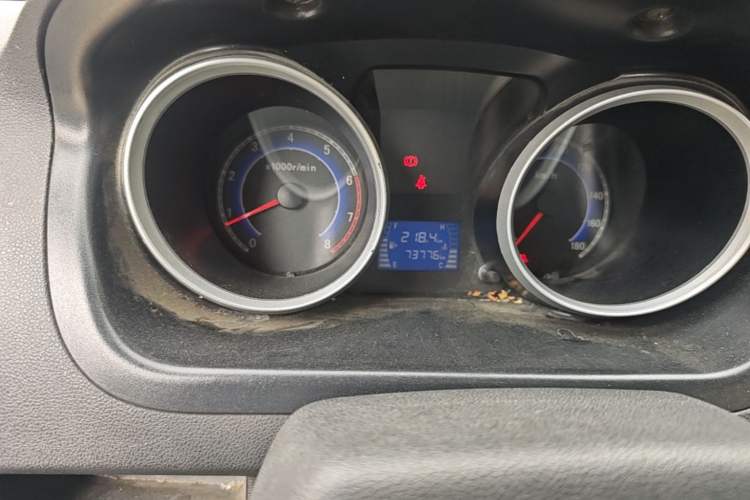 Used CHANGAN KAICHENG Ruixing M80 2014 1.5L Standard Version 4G15S Odometer Close Up