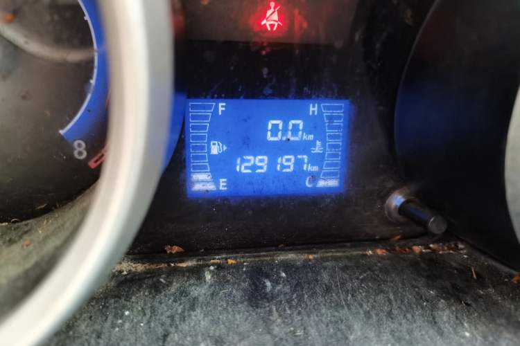 Used CHANGAN KAICHENG Ruixing M80 2014 1.5L Standard Version 4G15S Odometer Close Up