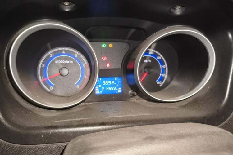 Used CHANGAN KAICHENG Ruixing M80 2014 1.5L Standard Version 4G15S Odometer Close Up