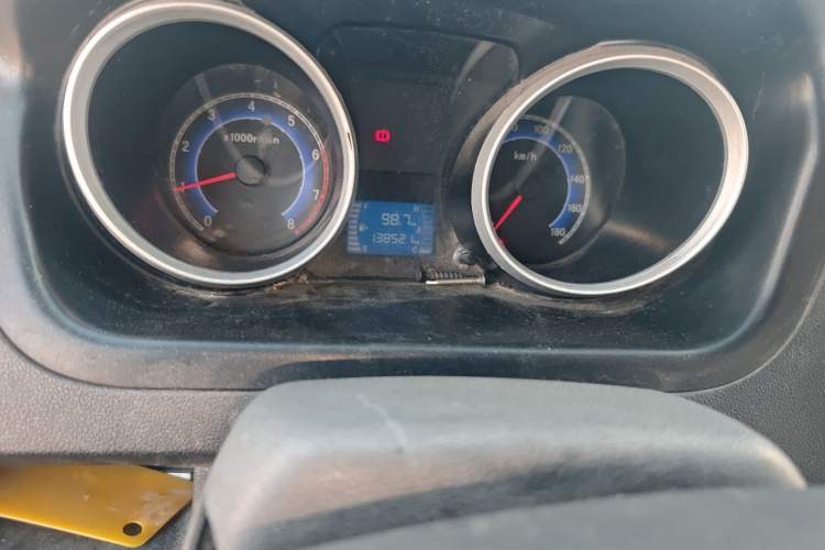 Used CHANGAN KAICHENG Ruixing M80 2014 1.5L Comfort Model 4G15S Odometer Close Up