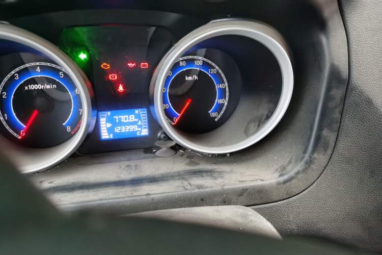 Used CHANGAN KAICHENG Ruixing M80 2014 1.5L Base Version (2 Seats) 4G15S Odometer Close Up