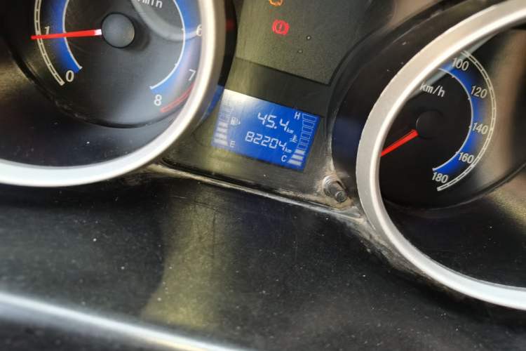 Used CHANGAN KAICHENG Ruixing M80 2014 1.5L Base Version (4-Seater) 4G15S Odometer Close Up