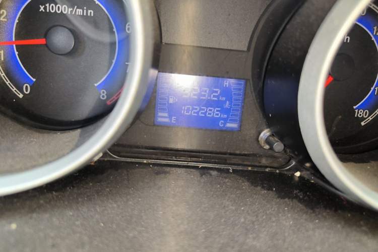 Used CHANGAN KAICHENG Ruixing M80 2014 1.5L Standard Version 4G15S Odometer Close Up
