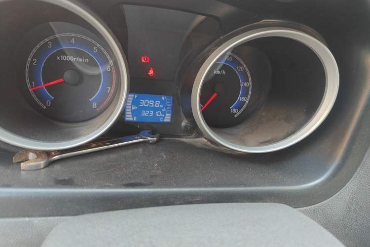 Used CHANGAN KAICHENG Ruixing M80 2014 1.5L Base Version (4-Seater) 4G15S Odometer Close Up