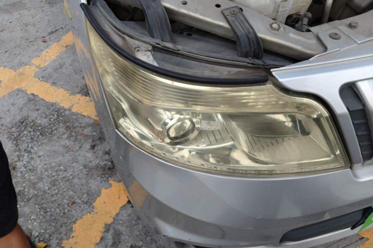 Used CHANGAN KAICHENG Ruixing M80 2014 1.5L Standard Version 4G15S Right Front Headlight