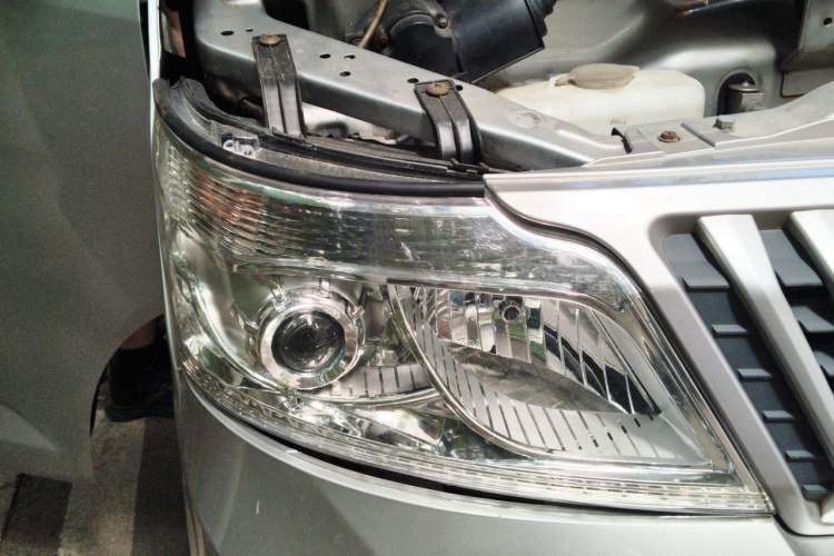 Used CHANGAN KAICHENG Ruixing M80 2014 1.5L Standard Version 4G15S Right Front Headlight