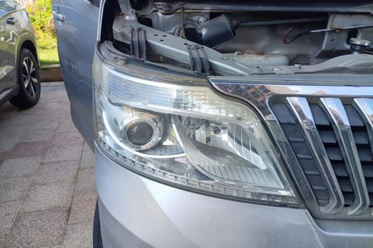 Used CHANGAN KAICHENG Ruixing M80 2014 1.5L Standard Version 4G15S Right Front Headlight