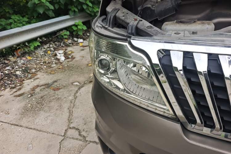 Used CHANGAN KAICHENG Ruixing M80 2014 1.5L Standard Version 4G15S Right Front Headlight