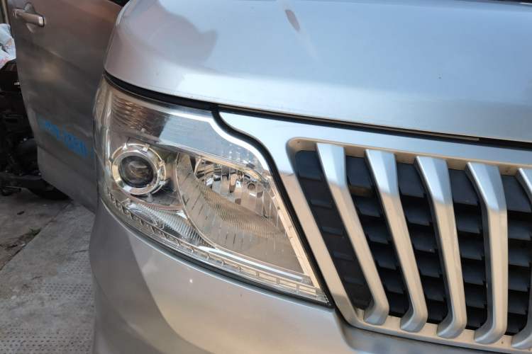 Used CHANGAN KAICHENG Ruixing M80 2014 1.5L Base Version (4-Seater) 4G15S Right Front Headlight