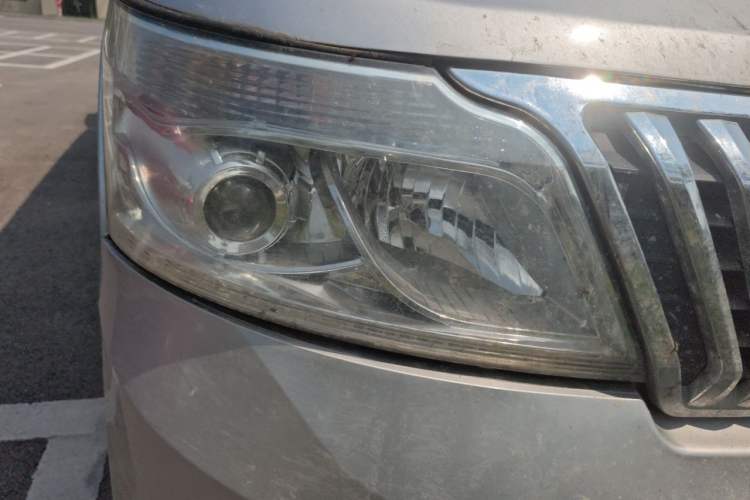 Used CHANGAN KAICHENG Ruixing M80 2014 1.5L Standard Version 4G15S Right Front Headlight