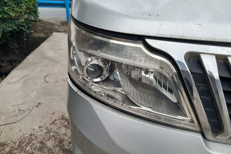 Used CHANGAN KAICHENG Ruixing M80 2014 1.5L Standard Version 4G15S Right Front Headlight