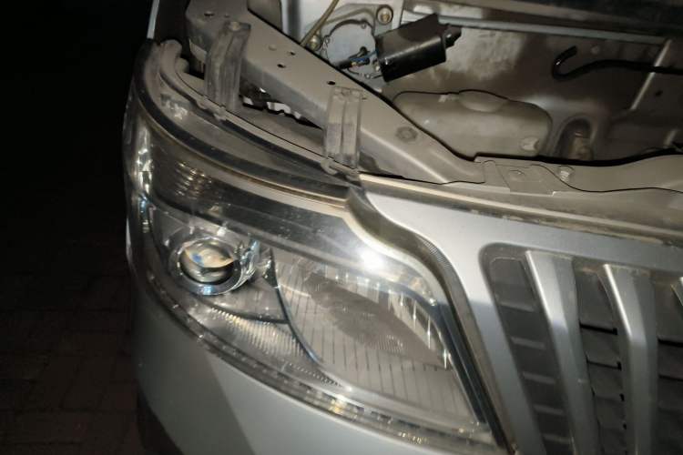 Used CHANGAN KAICHENG Ruixing M80 2014 1.5L Standard Version 4G15S Right Front Headlight