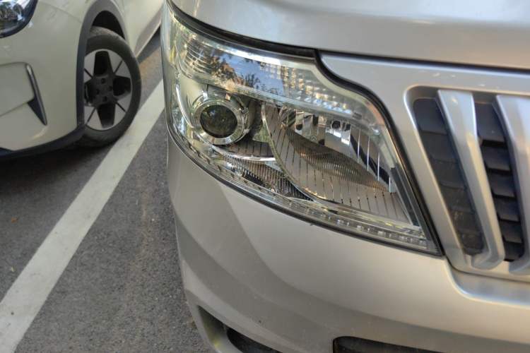 Used CHANGAN KAICHENG Ruixing M80 2014 1.5L Standard Version 4G15S Right Front Headlight