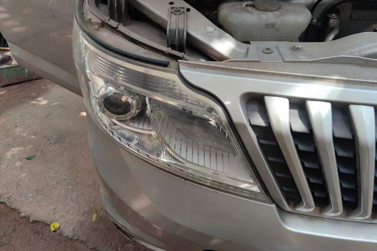 Used CHANGAN KAICHENG Ruixing M80 2014 1.5L CNG Standard Model 4G15S Right Front Headlight