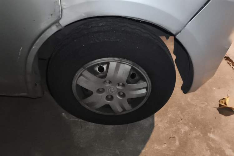 Used CHANGAN KAICHENG Ruixing M80 2014 1.5L Standard Version 4G15S Right Front Wheel Hub