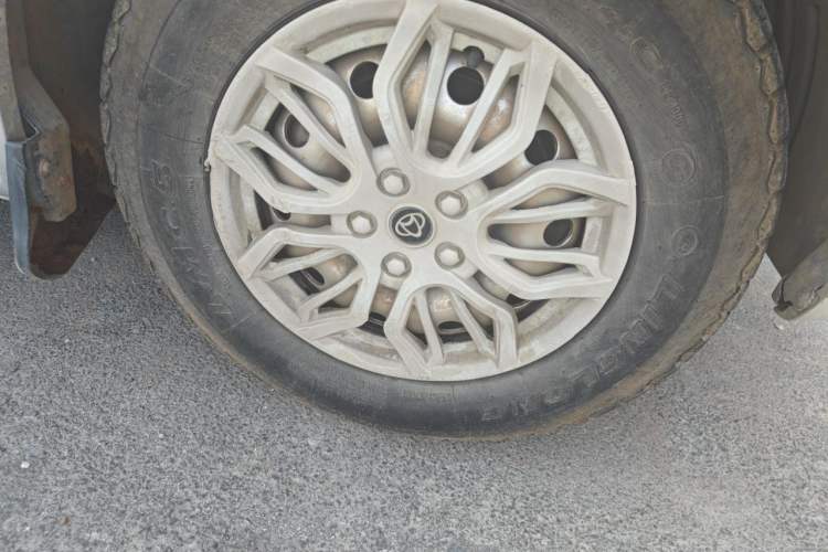 Used CHANGAN KAICHENG Ruixing M80 2014 1.5L Standard Version 4G15S Right Front Wheel Hub