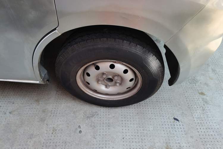 Used CHANGAN KAICHENG Ruixing M80 2014 1.5L Base Version (4-Seater) 4G15S Right Front Wheel Hub