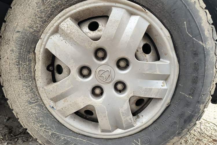 Used CHANGAN KAICHENG Ruixing M80 2014 1.5L Standard Version 4G15S Right Front Wheel Hub