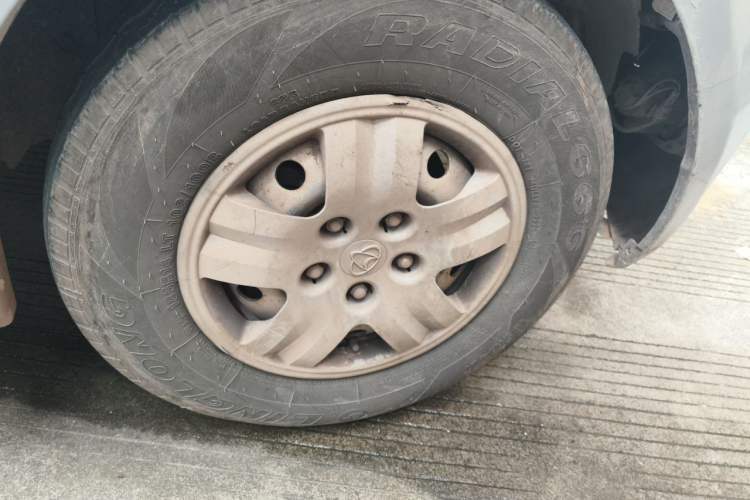 Used CHANGAN KAICHENG Ruixing M80 2014 1.5L Comfort Model 4G15S Right Front Wheel Hub