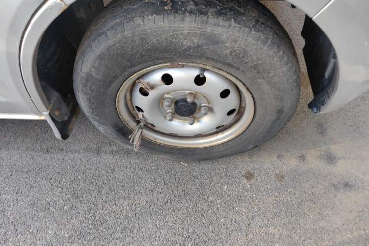 Used CHANGAN KAICHENG Ruixing M80 2014 1.5L Standard Version 4G15S Right Front Wheel Hub