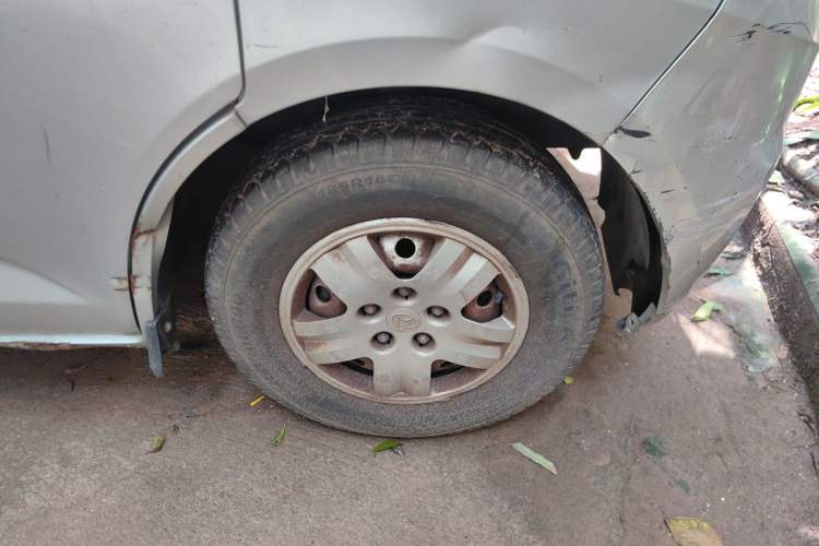 Used CHANGAN KAICHENG Ruixing M80 2014 1.5L CNG Standard Model 4G15S Right Front Wheel Hub